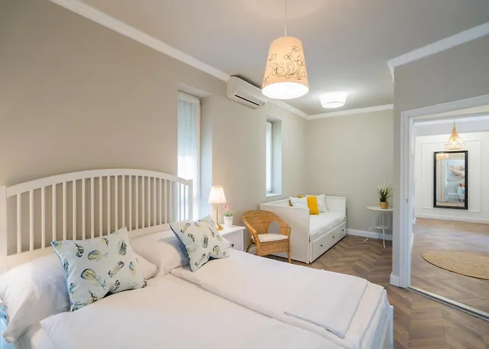 Apartment Csenge 2. *